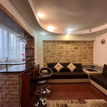 Apartment Modern Oasis With A Cozy Fireplace Your Stylish Minutes From Downtown *