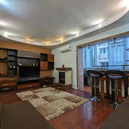 Modern Oasis With A Cozy Fireplace Your Stylish Minutes From Downtown Apartment *