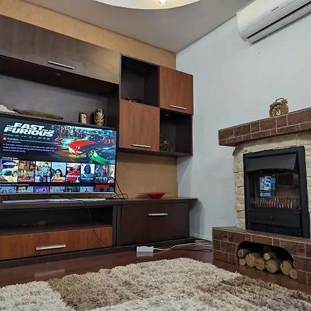 Apartment Modern Oasis With A Cozy Fireplace Your Stylish Minutes From Downtown *